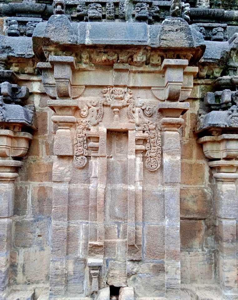9th_century_Golingeswara_temple,_Biccavolu_Andhra_Pradesh_-_30