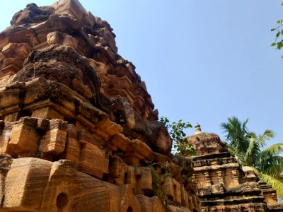 9th_century_Navalinga_temple,_Kukkanur,_Karnataka_India_-_9