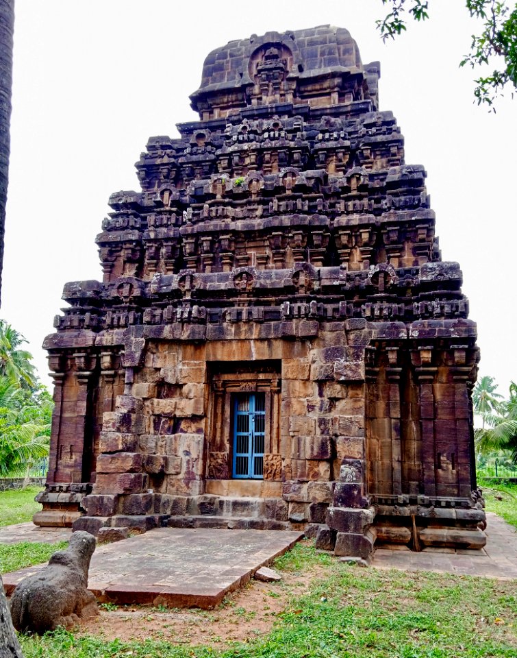 9th_century_Kancana_Gudi,_Biccavolu_Andhra_Pradesh_-_7