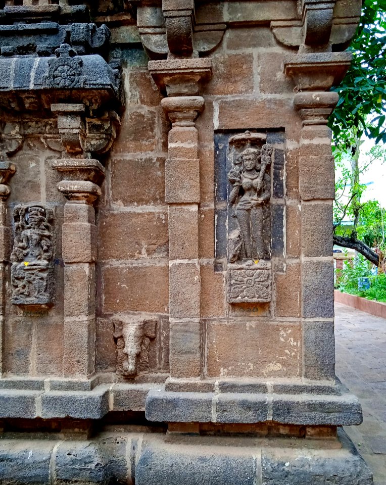 9th_century_Golingeswara_temple,_Biccavolu_Andhra_Pradesh_-_4