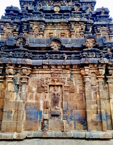 9th_century_Virabhadra_temple_artwork,_Vishnu_relief,_Biccavolu_Andhra_Pradesh_-_2