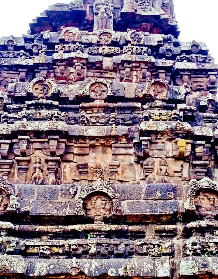 9th_century_Virabhadra_temple_kama_artha_dharma_scenes_on_vimana,_Biccavolu_Andhra_Pradesh_-_12