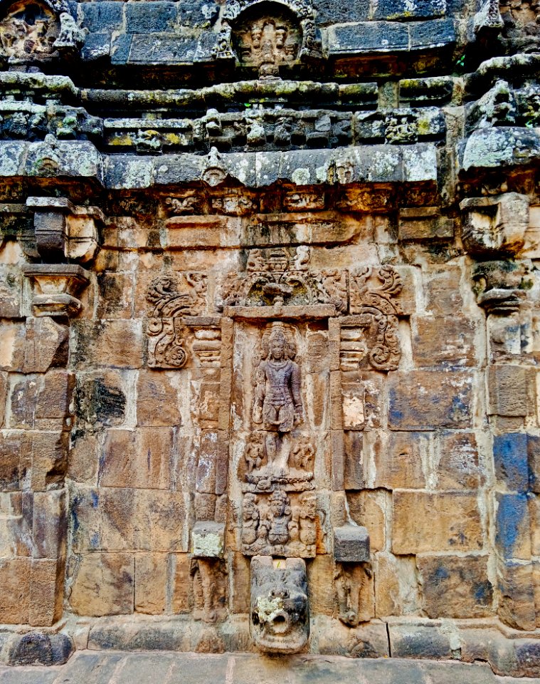 9th_century_Virabhadra_temple_artwork,_Brahma_relief,_Biccavolu_Andhra_Pradesh_-_2