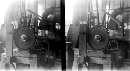 9x18_(twee_negatieven)_Slijpsteenbeveiliging_met_glasplaatje,_Bestanddeelnr_256-4814