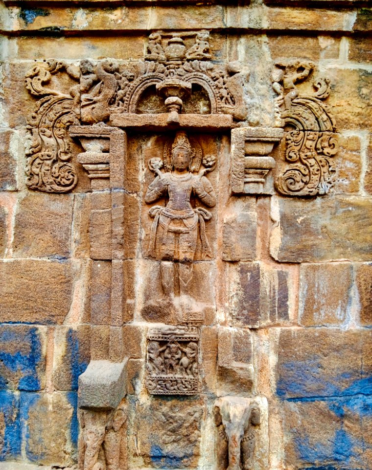 9th_century_Virabhadra_temple_artwork,_Surya_relief,_Biccavolu_Andhra_Pradesh