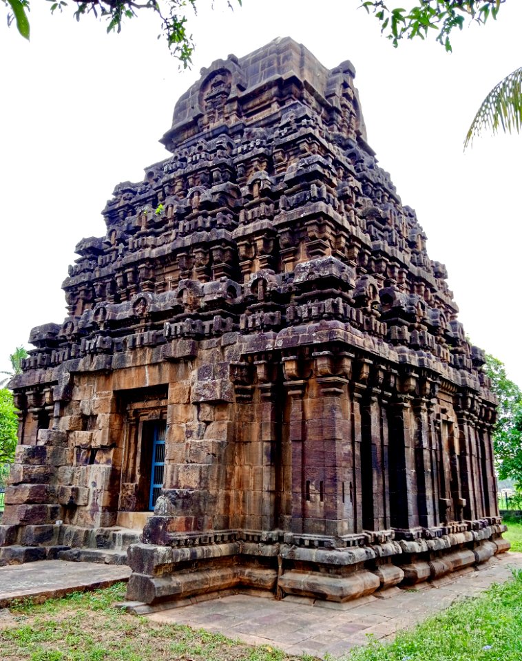 9th_century_Kancana_Gudi,_Biccavolu_Andhra_Pradesh_-_6