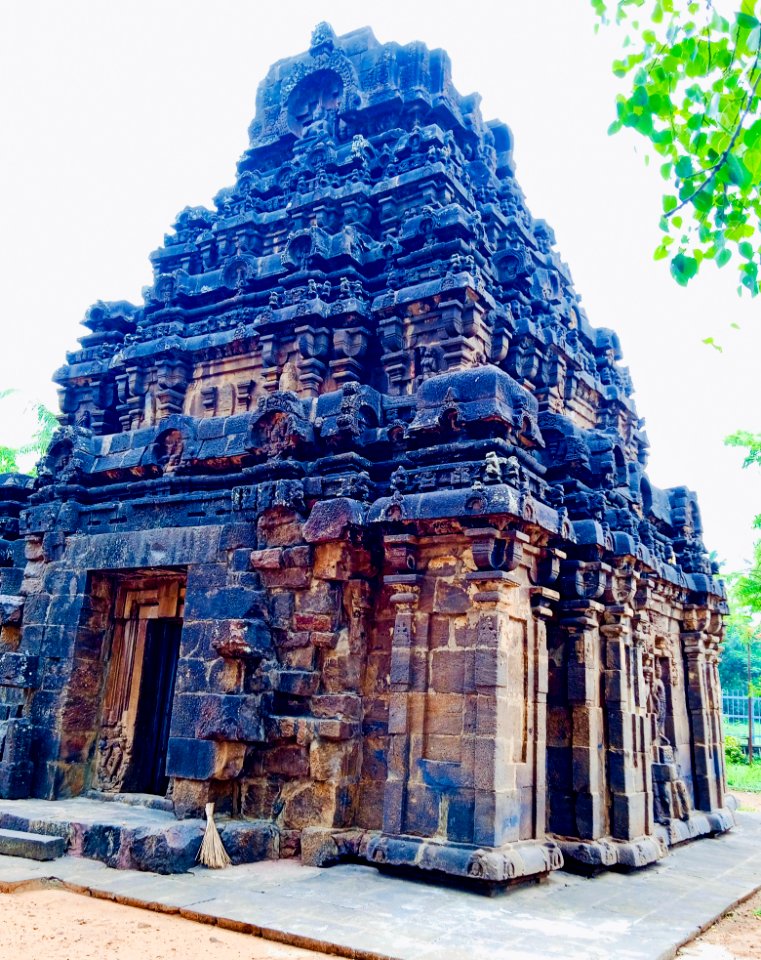 9th_century_Virabhadra_temple,_Biccavolu_Andhra_Pradesh_-_08
