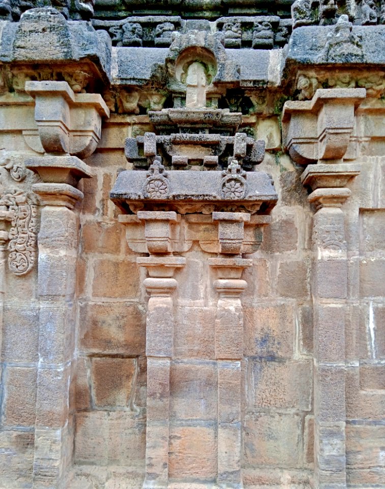 9th_century_Golingeswara_temple,_Biccavolu_Andhra_Pradesh_-_2