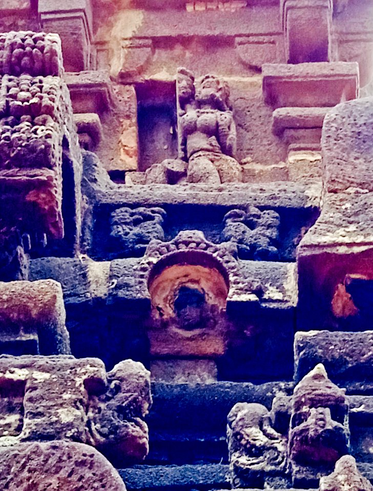 9th_century_Virabhadra_temple_kama_artha_dharma_scenes_on_vimana,_Biccavolu_Andhra_Pradesh_-_13