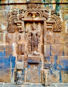 9th_century_Virabhadra_temple_artwork,_Vishnu_relief,_Biccavolu_Andhra_Pradesh