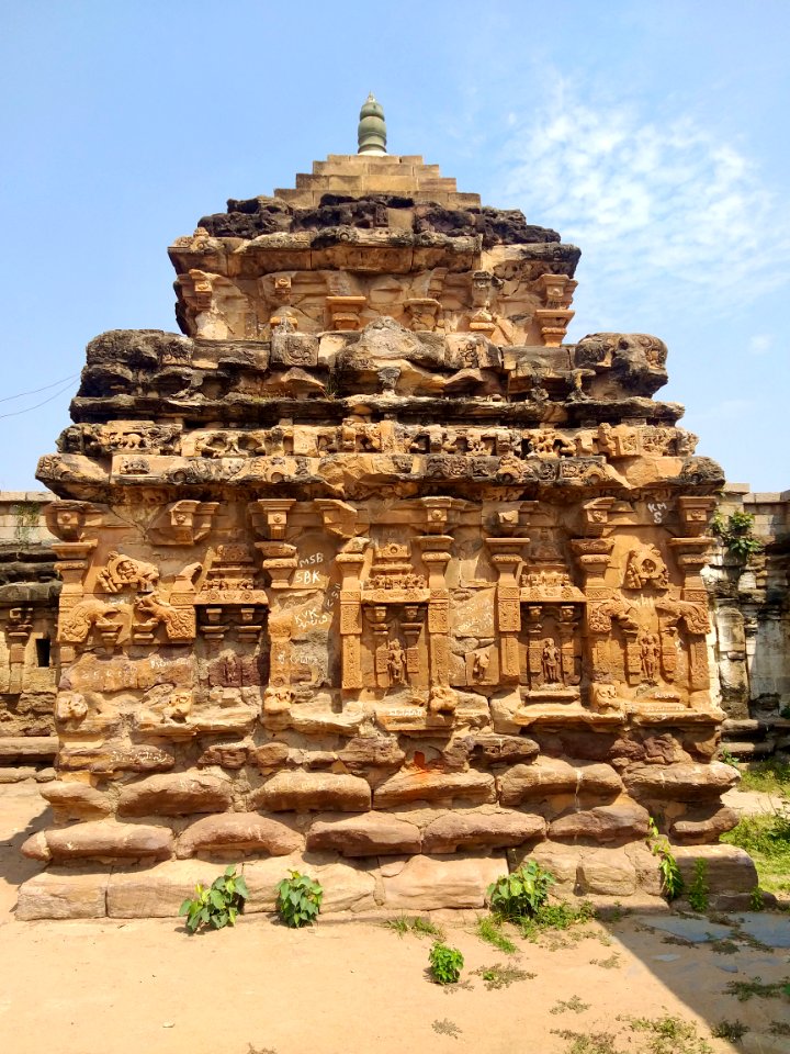 9th_century_Navalinga_temple,_Kukkanur,_Karnataka_India_-_45
