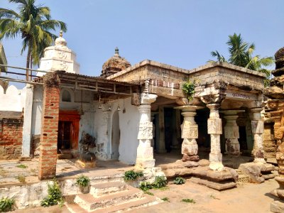 9th_century_Navalinga_temple,_Kukkanur,_Karnataka_India_-_47