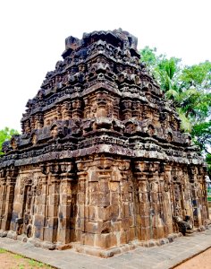 9th_century_Virabhadra_temple,_Biccavolu_Andhra_Pradesh_-_03