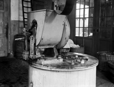 9x12_Centrifuge,_Bestanddeelnr_256-0216