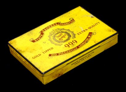999_State_Express_cigarettes_tin,_pic2