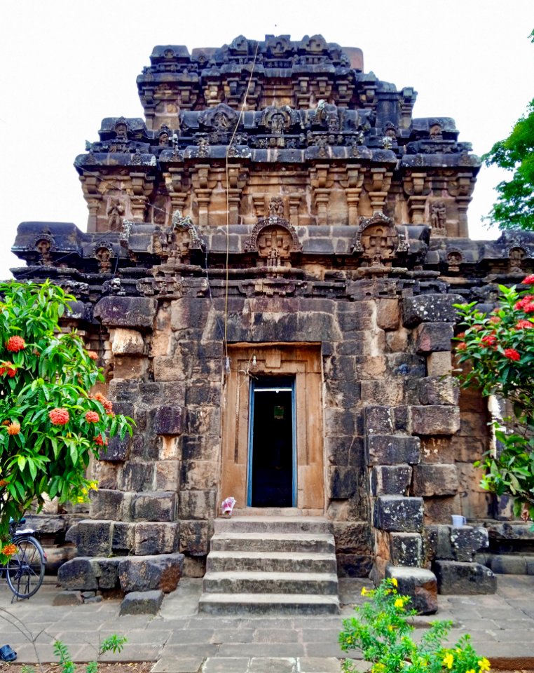 9th_century_Nakkula_temple,_Biccavolu_Andhra_Pradesh_-_13
