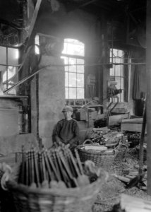 9x12_Borstelfabriek_Gebr._Laanstra_te_Augustinusga,_Bestanddeelnr_256-0364