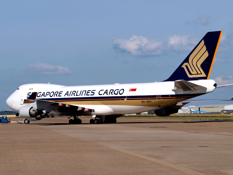 9V-SFF_Singapore_Airlines_Cargo_Boeing_747-400F_29july2013_pic2