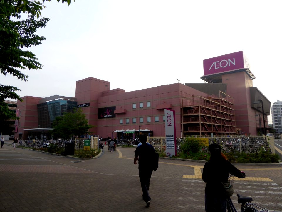 ÆON_MALL_Ibaraki_(3)