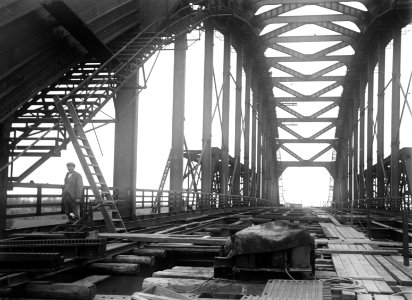 9x11.5_Verkeersbrug_te_Vreeswijk_-_Vianen_tijdens_de_bouw,_Bestanddeelnr_256-0463