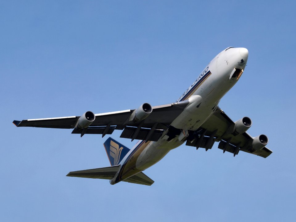 9V-SFN_Singapore_Airlines_Cargo_Boeing_747-400F_29july2013_pic2