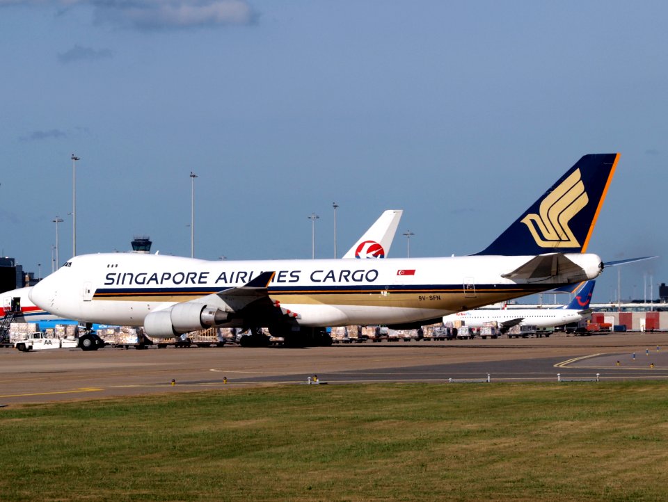 9V-SFN_Singapore_Airlines_Cargo_Boeing_747-400F_29july2013_pic3