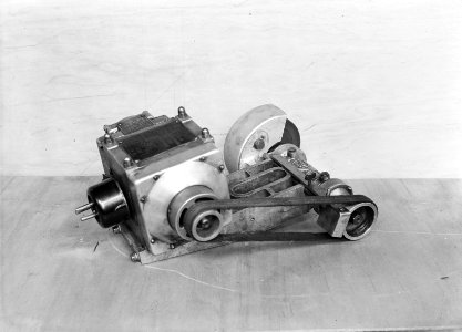 9x12_Elektrische_slijpmachine_Rectifieuse,_Bestanddeelnr_256-0419