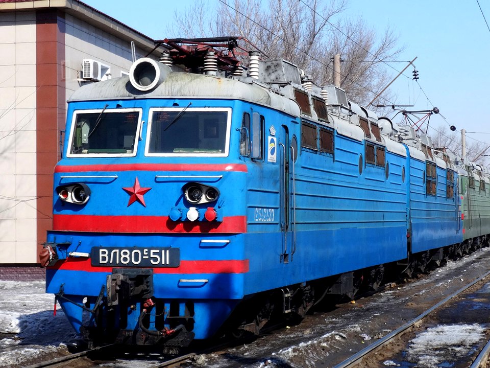 ВЛ80С-511,_Kazakhstan,_Karaganda_region,_Karaganda_depot_(Trainpix_127797)
