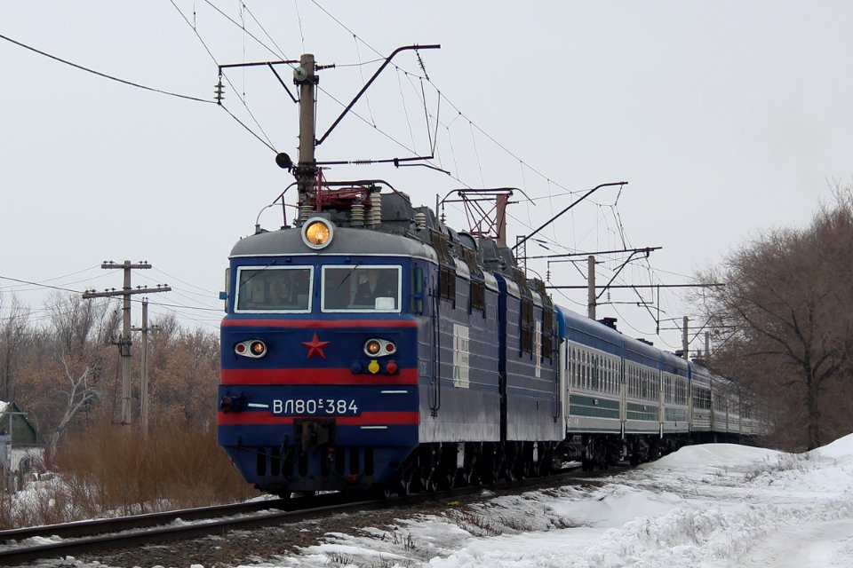 ВЛ80С-384,_Kazakhstan,_Karaganda_region,_Karaganda-Sorting_station_(Trainpix_188288)