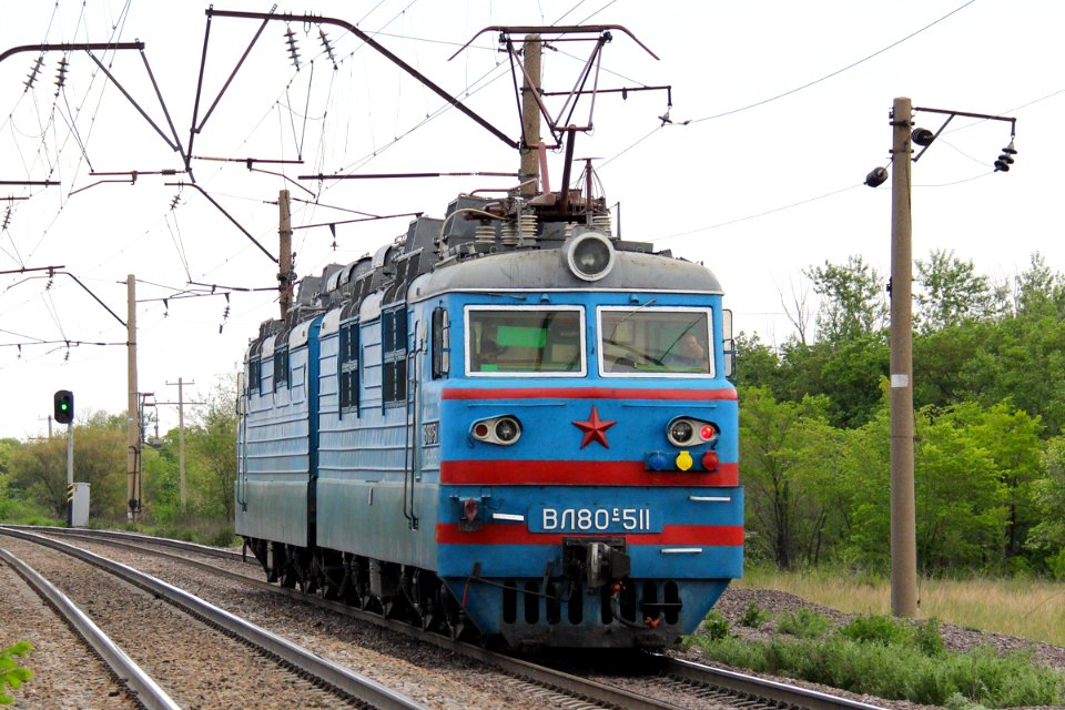 ВЛ80С-511,_Казахстан,_Карагандинская_область,_перегон_Майкудук_-_Жана_Караганды_(Trainpix_164662)