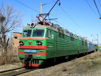 ВЛ80Т-1919,_Казахстан,_Карагандинская_область,_депо_Караганда-Сортировочная_(Trainpix_98562)