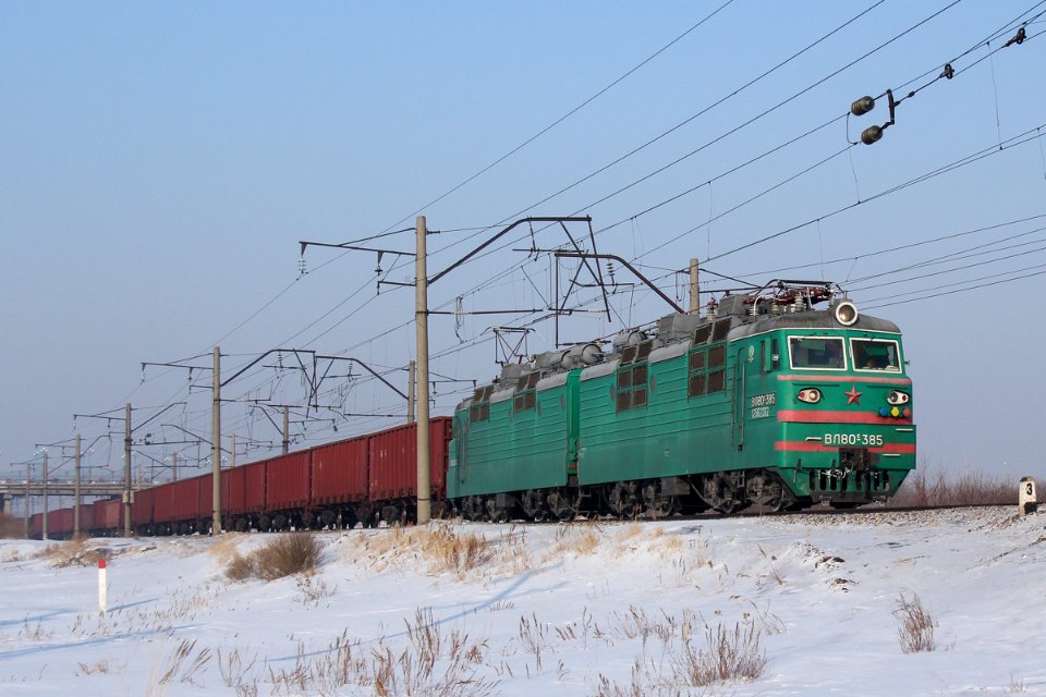 ВЛ80С-385,_Казахстан,_Карагандинская_область,_перегон_Жана_Караганды_-_Майкудук_(Trainpix_216890)
