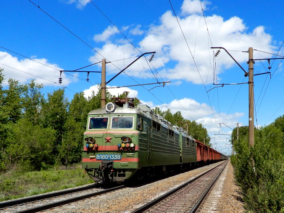 ВЛ80С-1338,_Казахстан,_Карагандинская_область,_перегон_Жана_Караганды_-_Майкудук_(Trainpix_196871)