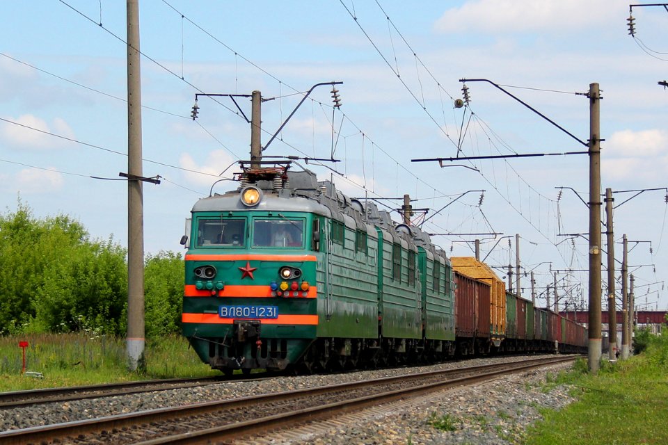 ВЛ80С-1231,_Russia,_Ryazan_region,_Ryazhsk-I_station_(Trainpix_168360)