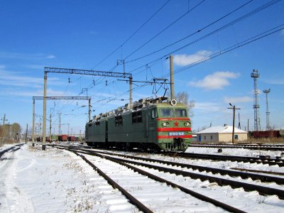 ВЛ80Т-1901,_Kazakhstan,_Karaganda_region,_Karaganda-Sorting_station_(Trainpix_115319)