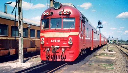 Д1-791,_Украина,_Луганская_область,_депо_Попасная_(Trainpix_47313)