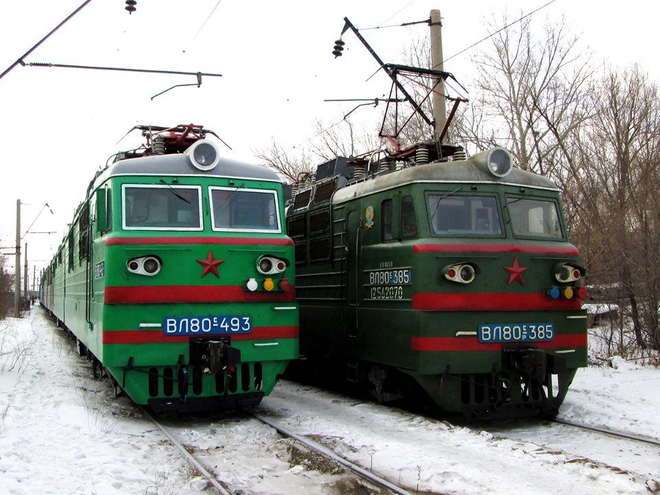 ВЛ80С-385,_Казахстан,_Карагандинская_область,_депо_Караганда-Сортировочная_(Trainpix_119842)