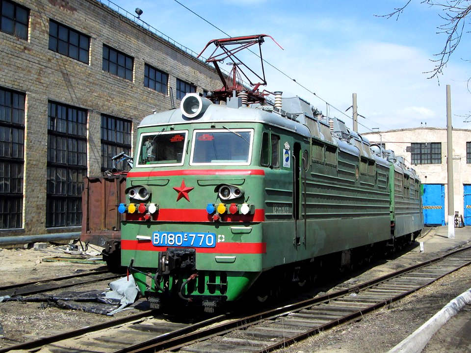 ВЛ80С-770,_Казахстан,_Карагандинская_область,_депо_Караганда-Сортировочная_(Trainpix_97908)