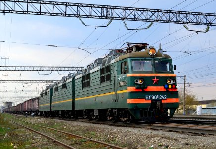 ВЛ80С-1242,_Russia,_Penza_region,_Penza-III_station_(Trainpix_98675)