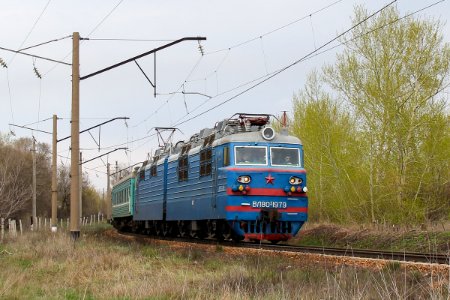 ВЛ80С-1979,_Kazakhstan,_Karaganda_region,_Karaganda-Sorting_station_(Trainpix_161175)