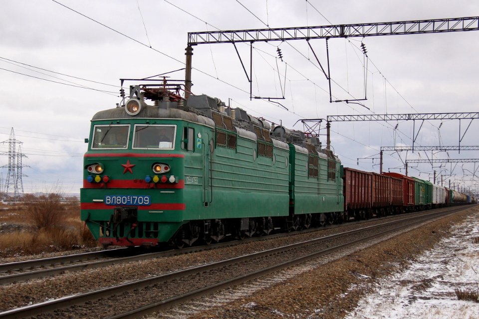 ВЛ80С-1709,_Казахстан,_Карагандинская_область,_перегон_Жана_Караганды_-_Майкудук_(Trainpix_209891)