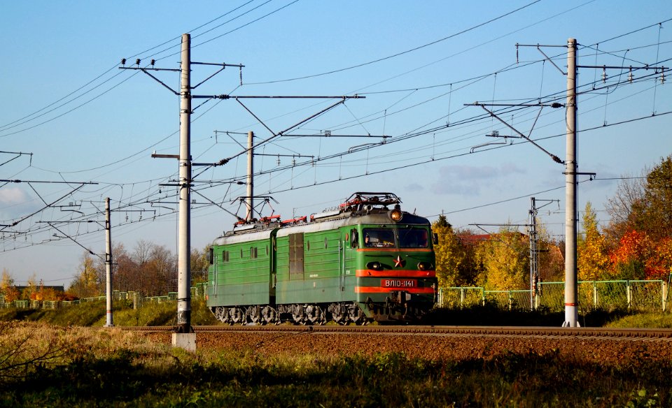 ВЛ10-1141,_Russian,_Leningrad_region,_Kolpino_-_Sablino_stretch_(Trainpix_156017)