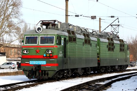 ВЛ80С-555,_Kazakhstan,_Karaganda_region,_Karaganda_depot_(Trainpix_146537)