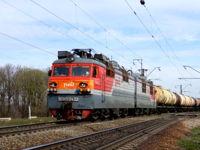 ВЛ80С-2432,_Россия,_Рязанская_область,_перегон_Ряжск-I_-_Александро-Невская_(Trainpix_195427)
