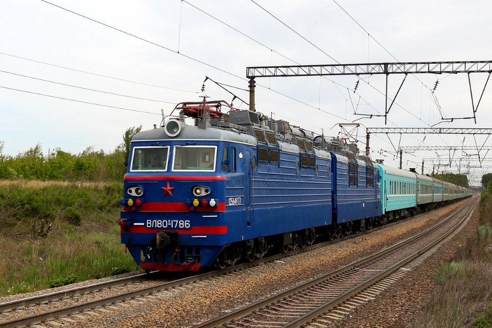 ВЛ80С-1786,_Казахстан,_Карагандинская_область,_перегон_Жана_Караганды_-_Майкудук_(Trainpix_213380)