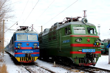 ВЛ80С-217,_Kazakhstan,_Karaganda_region,_Karaganda_depot_(Trainpix_147093)