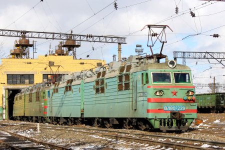 ВЛ80С-229,_Казахстан,_Карагандинская_область,_депо_Караганда-Сортировочная_(Trainpix_157837)