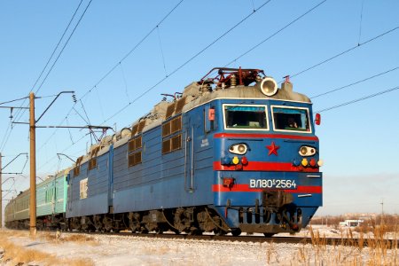 ВЛ80С-2564,_Казахстан,_Карагандинская_область,_перегон_Жана_Караганды_-_Майкудук_(Trainpix_212985)