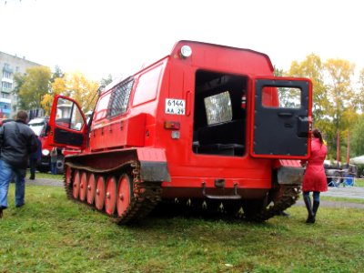 Снегоболотоход_лесопожарный_гусеничный_ГАЗ-34039_Ирбис_(05)