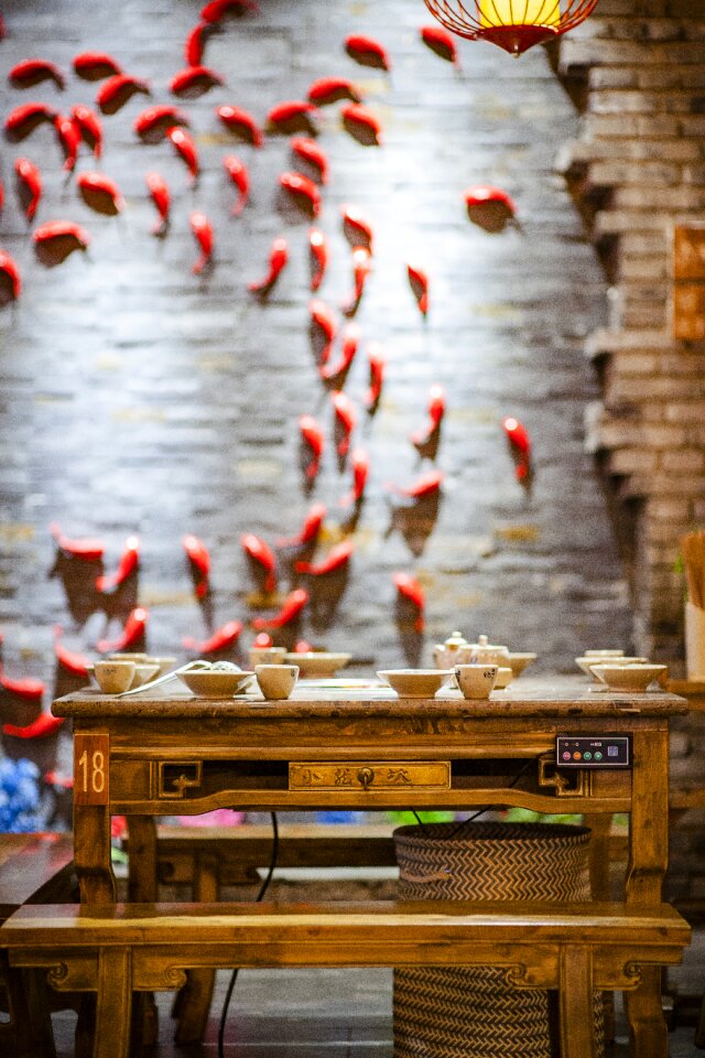 Stores goldfish the dinner table